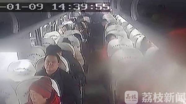 鄭州大巴車租賃，春運(yùn)乘坐大巴車需要注意行車安全